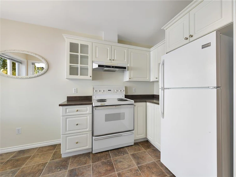 204-1037 Richardson Street, Victoria, BC, V8V 3C6 - 9