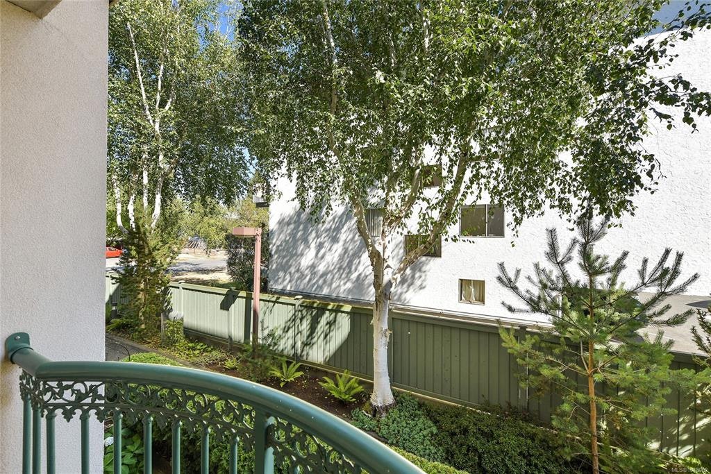 204-1037 Richardson Street, Victoria, BC, V8V 3C6 - 32