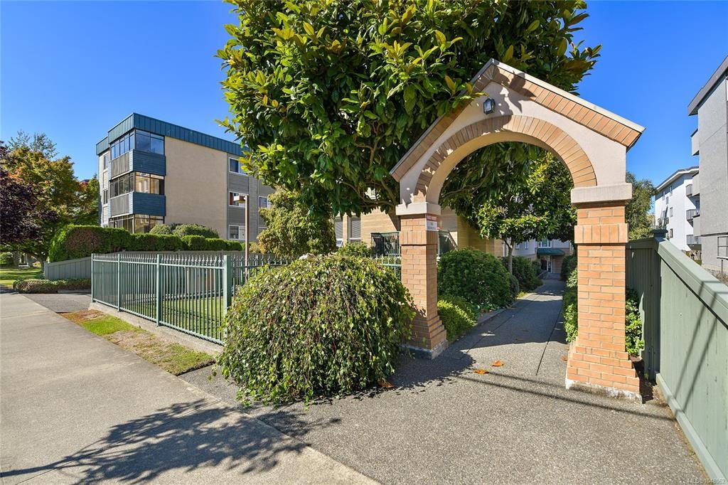 204-1037 Richardson Street, Victoria, BC, V8V 3C6 - 18