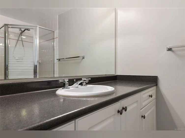 204-1037 Richardson Street, Victoria, BC, V8V 3C6 - 23