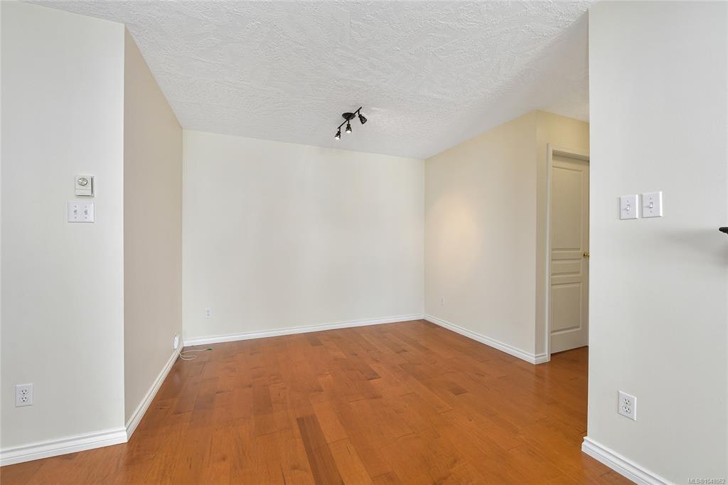 204-1037 Richardson Street, Victoria, BC, V8V 3C6 - 17