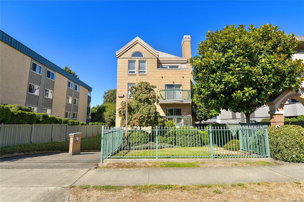 204-1037 Richardson Street - 2