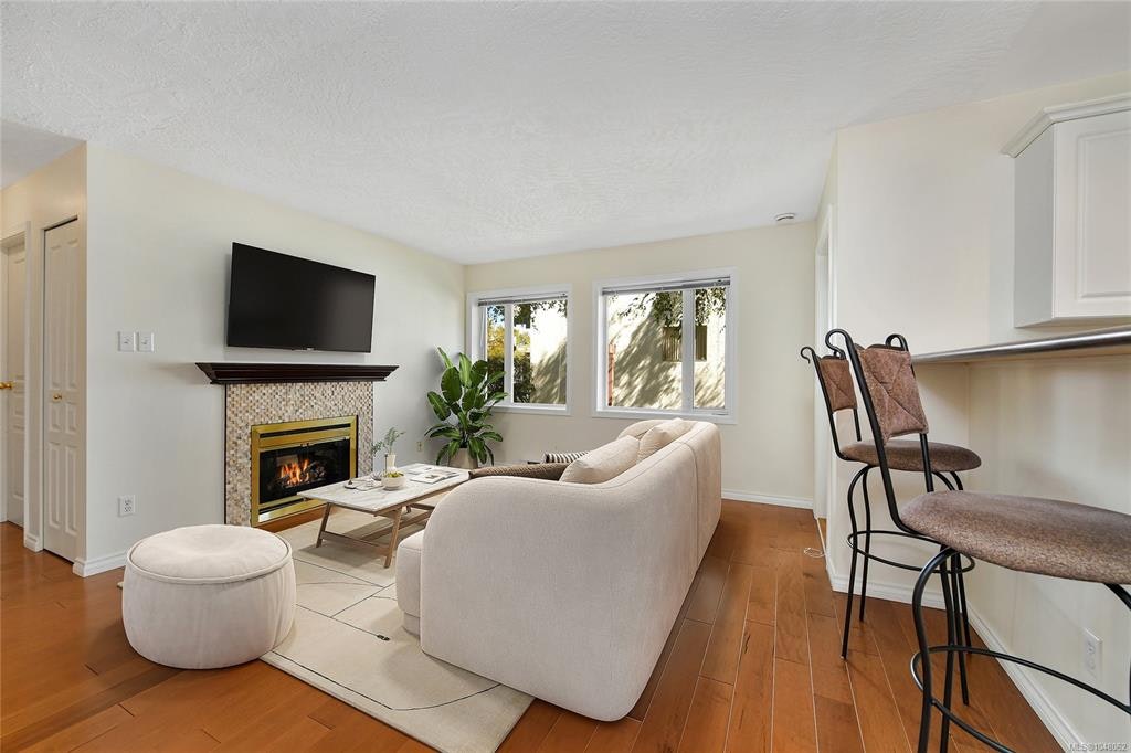 204-1037 Richardson Street, Victoria, BC, V8V 3C6 - 3