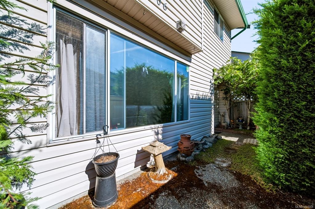 6-1906 Bowen Road - 3