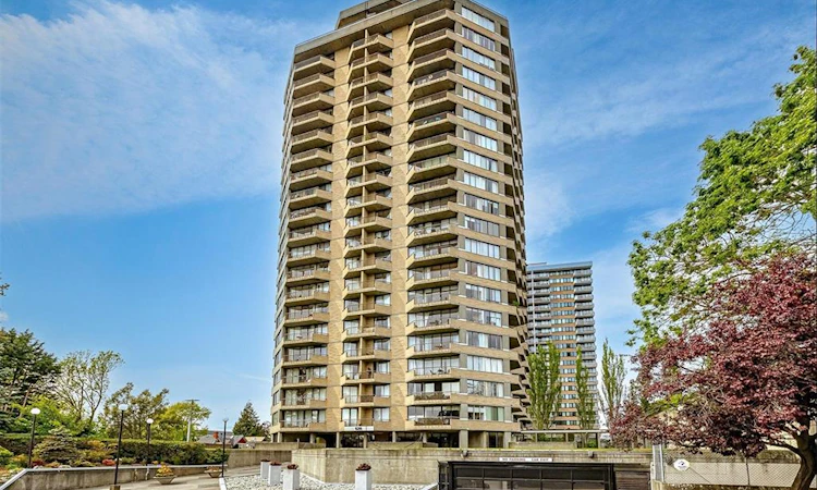 1003-620 Toronto Street