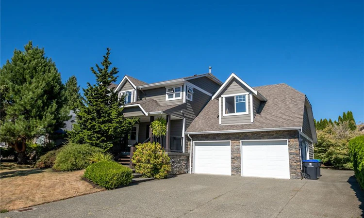 2400 Stirling Crescent