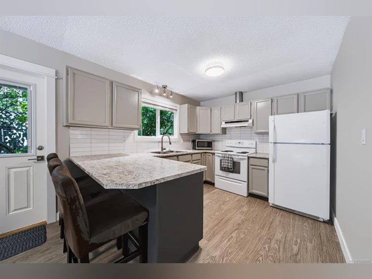 3161 Singleton Road, Nanaimo, BC, V9T 2X4 - 8