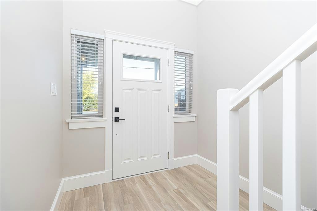 9373 East Saanich Road - 4