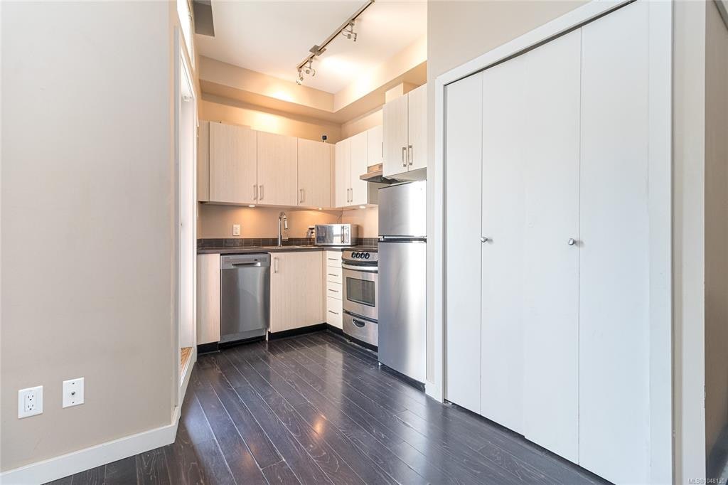 305-1121 Fort Street, Victoria, BC, V8V 3K9 - 10
