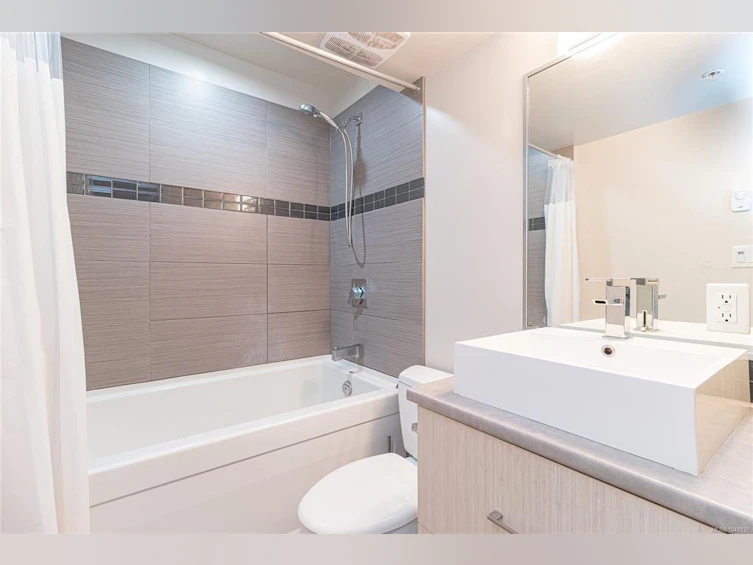 305-1121 Fort Street, Victoria, BC, V8V 3K9 - 15