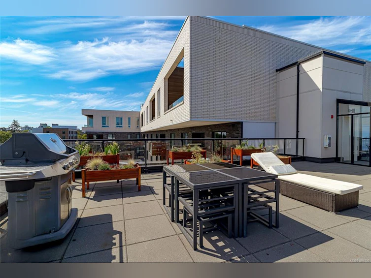 305-1121 Fort Street, Victoria, BC, V8V 3K9 - 21
