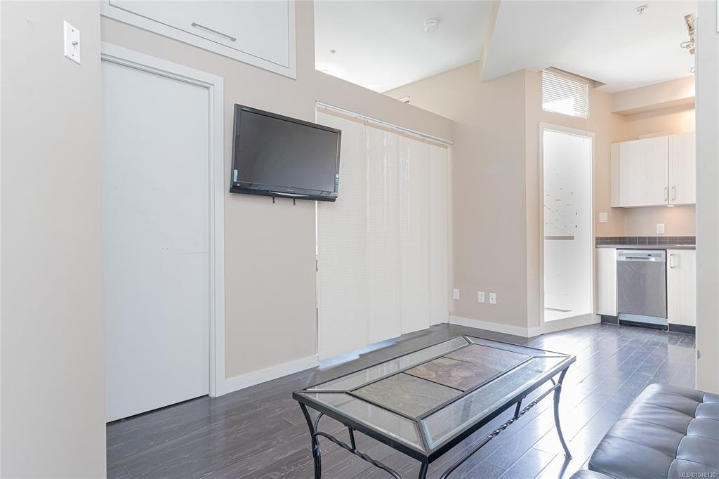 305-1121 Fort Street, Victoria, BC, V8V 3K9 - 8