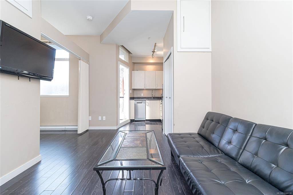 305-1121 Fort Street, Victoria, BC, V8V 3K9 - 9