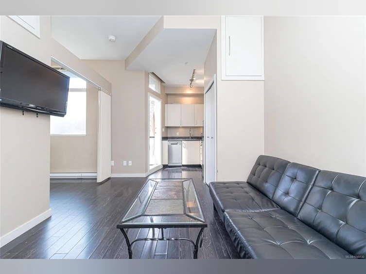 305-1121 Fort Street, Victoria, BC, V8V 3K9 - 9