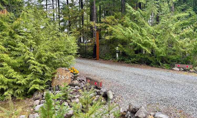1389 Meadowood Way