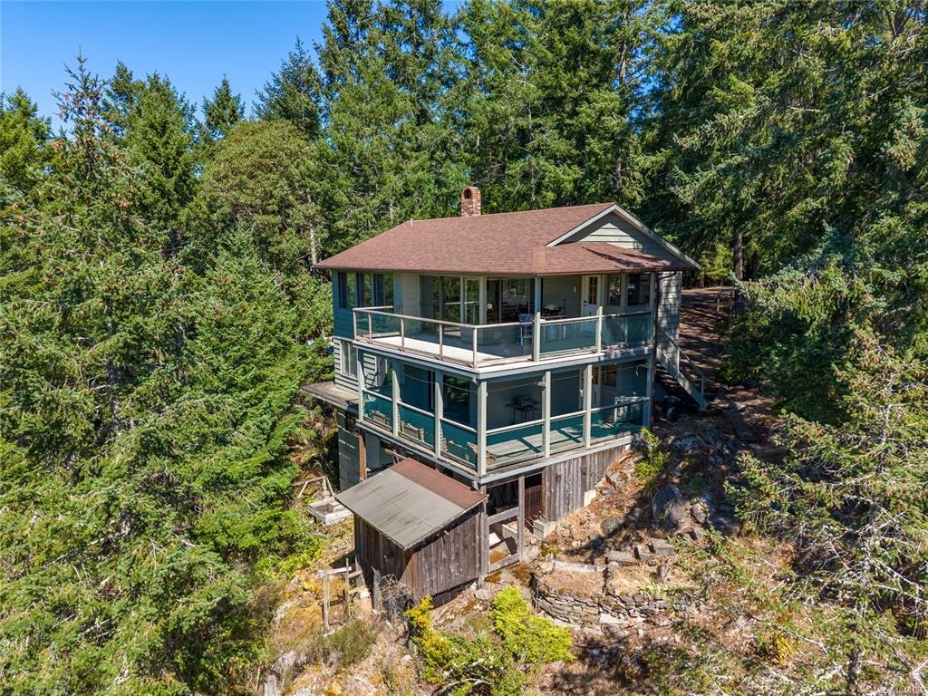 3703 Frigate Road, Pender Island, BC, V0N 2M2
