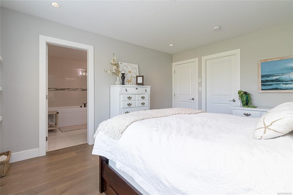 920 Snowdrop Avenue, Saanich, BC, V8Z 2N4 - 17