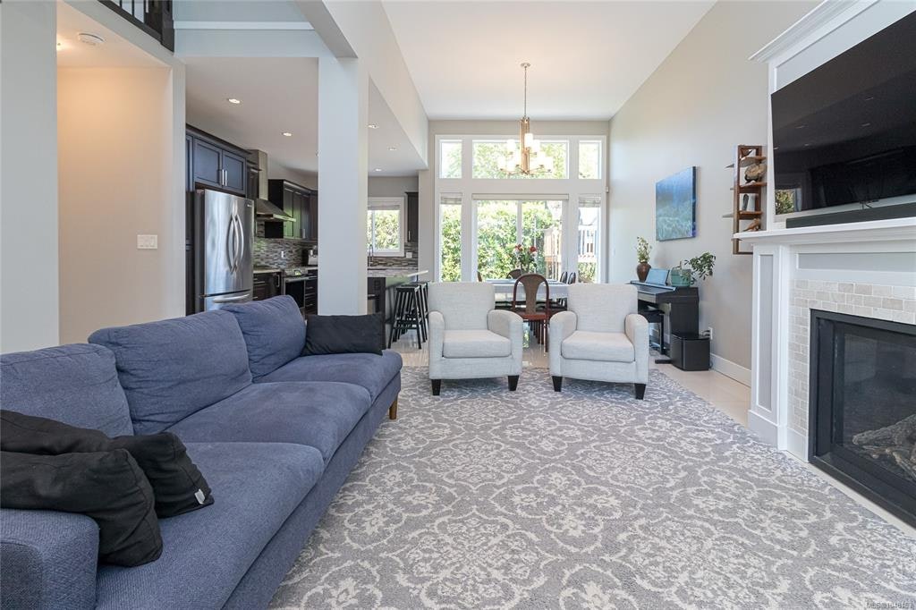 920 Snowdrop Avenue, Saanich, BC, V8Z 2N4 - 7