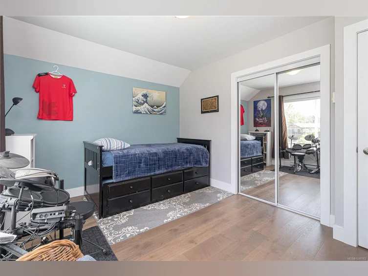 920 Snowdrop Avenue, Saanich, BC, V8Z 2N4 - 24
