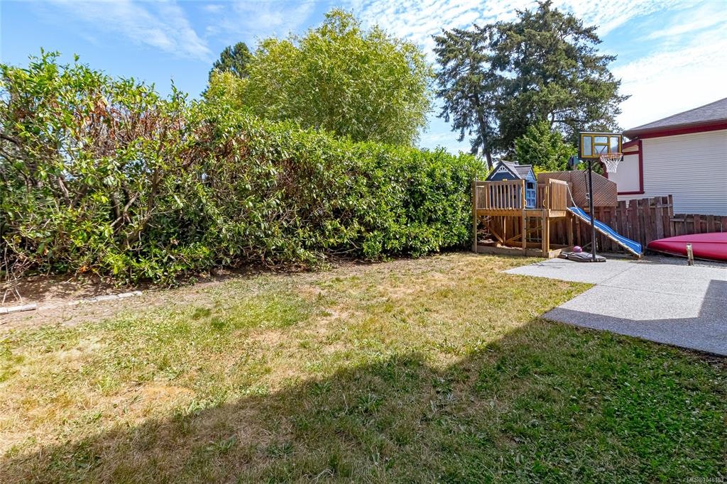 920 Snowdrop Avenue, Saanich, BC, V8Z 2N4 - 37