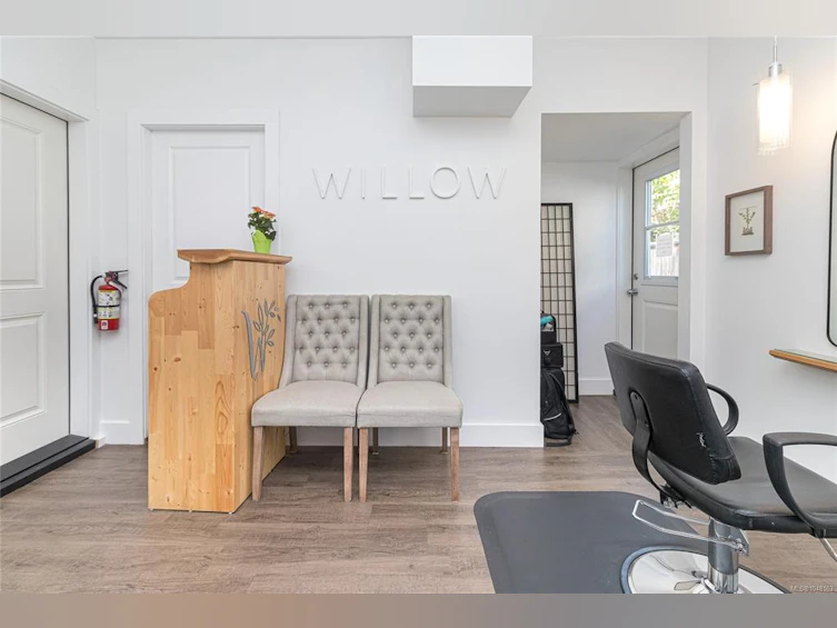 920 Snowdrop Avenue, Saanich, BC, V8Z 2N4 - 34