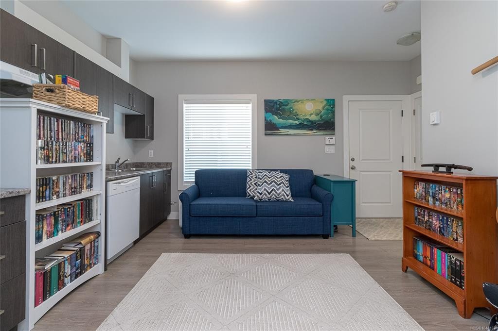 920 Snowdrop Avenue, Saanich, BC, V8Z 2N4 - 31