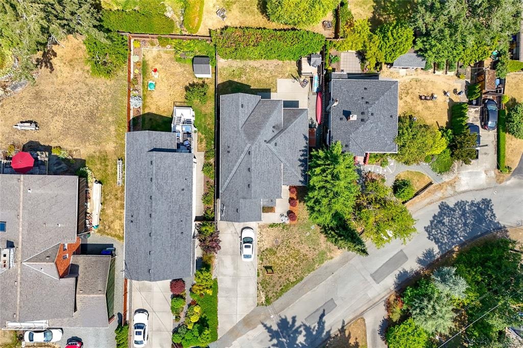 920 Snowdrop Avenue, Saanich, BC, V8Z 2N4 - 43