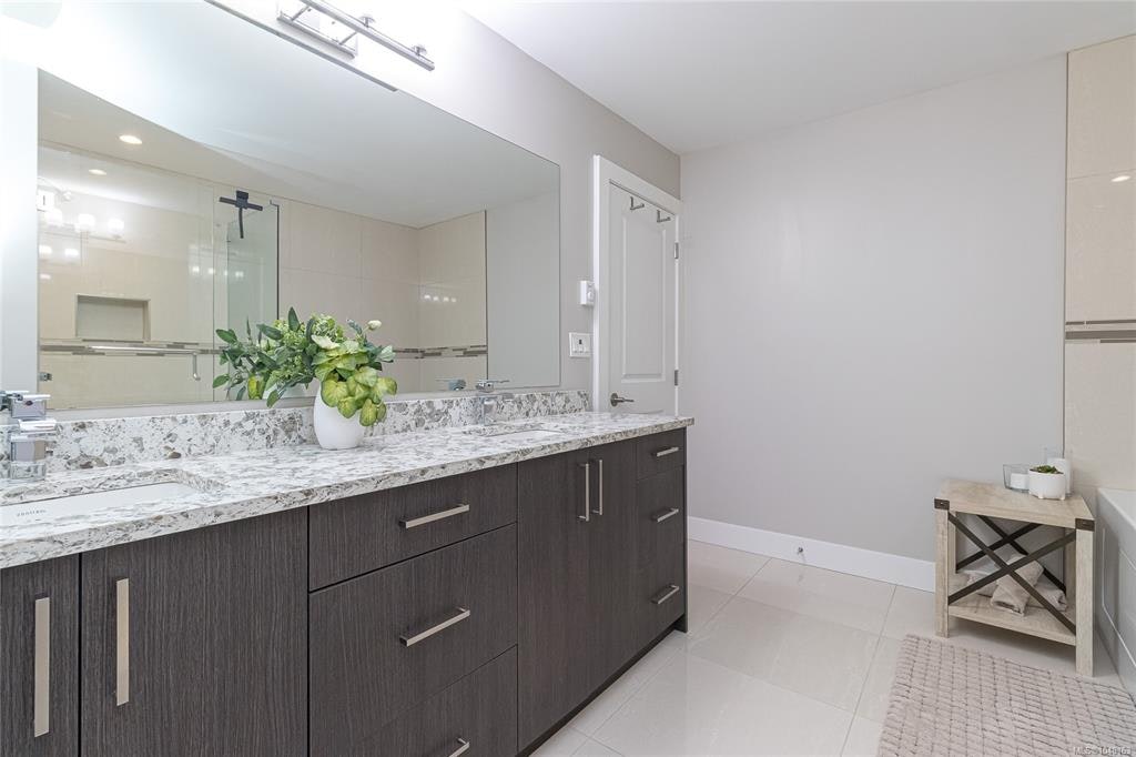 920 Snowdrop Avenue, Saanich, BC, V8Z 2N4 - 19