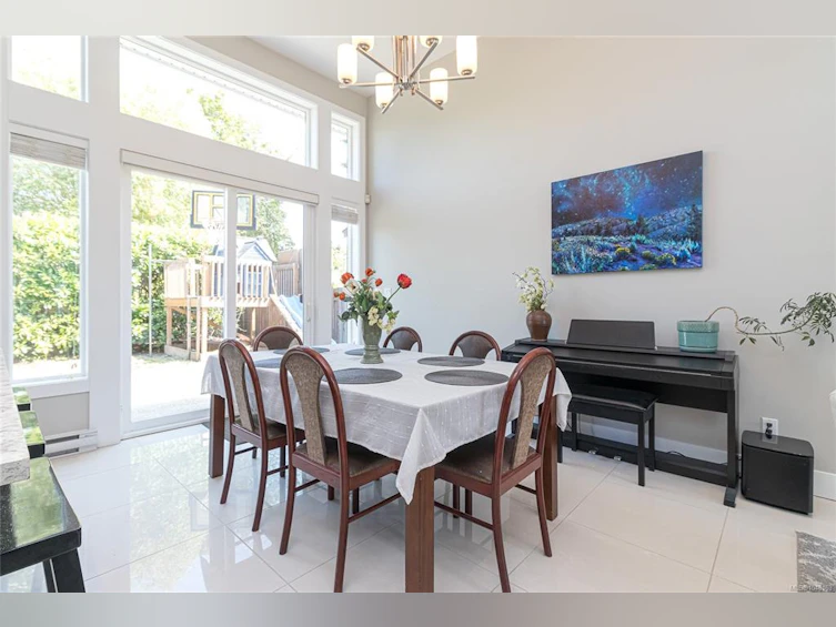 920 Snowdrop Avenue, Saanich, BC, V8Z 2N4 - 9