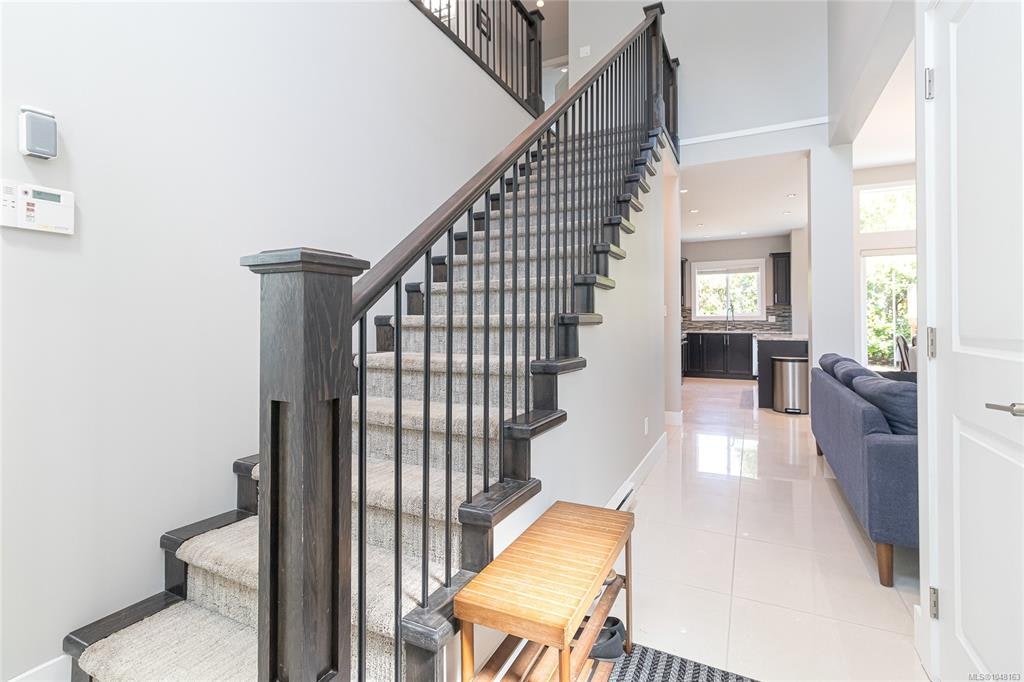 920 Snowdrop Avenue, Saanich, BC, V8Z 2N4 - 8