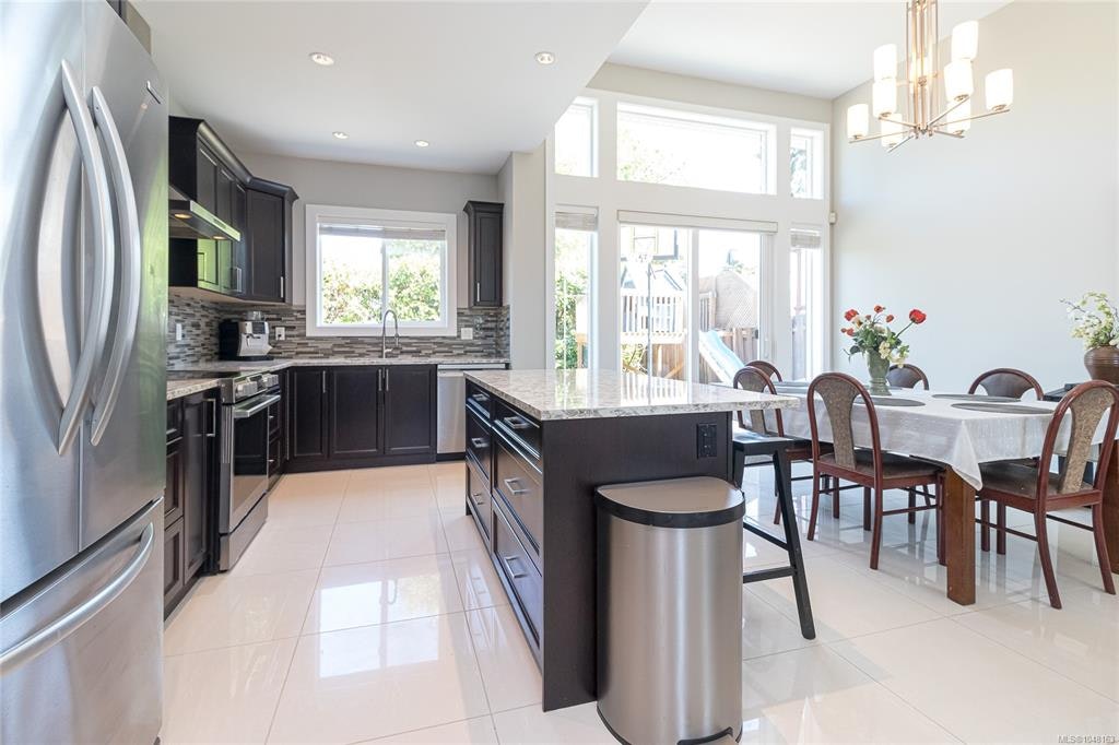 920 Snowdrop Avenue, Saanich, BC, V8Z 2N4 - 13