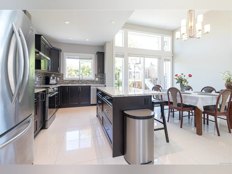 920 Snowdrop Avenue, Saanich, BC, V8Z 2N4 - 13