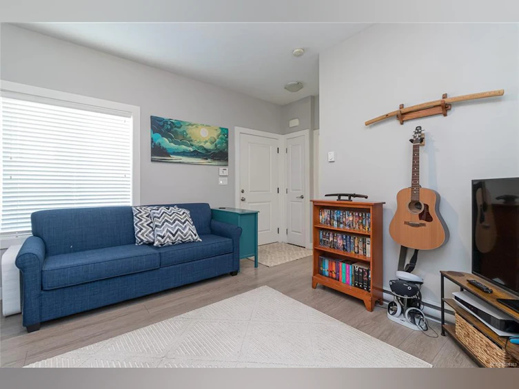 920 Snowdrop Avenue, Saanich, BC, V8Z 2N4 - 32