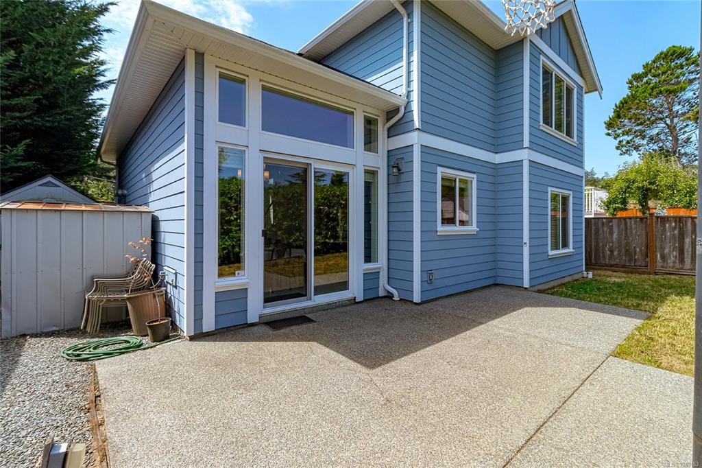 920 Snowdrop Avenue, Saanich, BC, V8Z 2N4 - 38