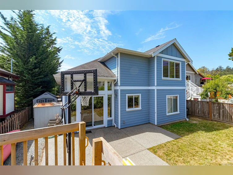 920 Snowdrop Avenue, Saanich, BC, V8Z 2N4 - 39