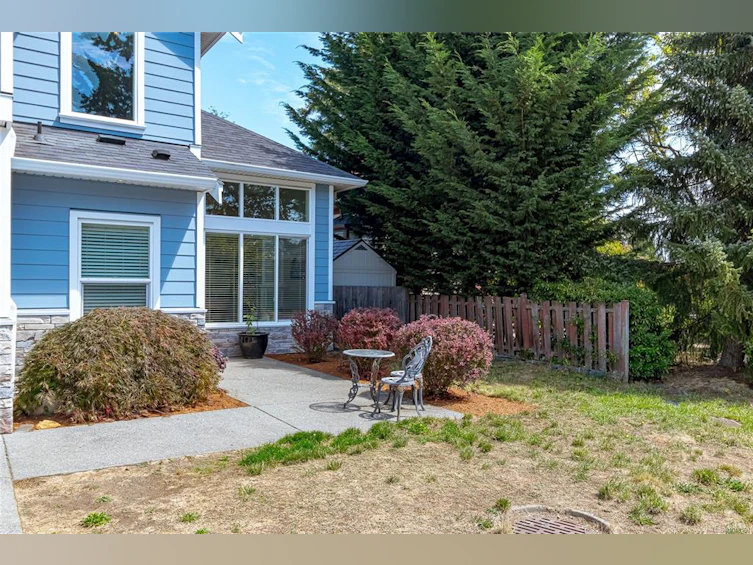 920 Snowdrop Avenue, Saanich, BC, V8Z 2N4 - 36