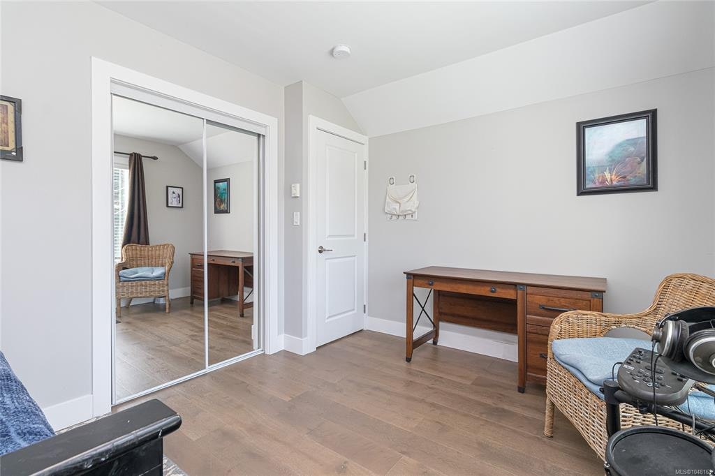 920 Snowdrop Avenue, Saanich, BC, V8Z 2N4 - 25