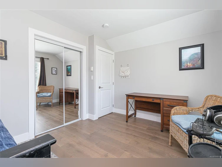920 Snowdrop Avenue, Saanich, BC, V8Z 2N4 - 25