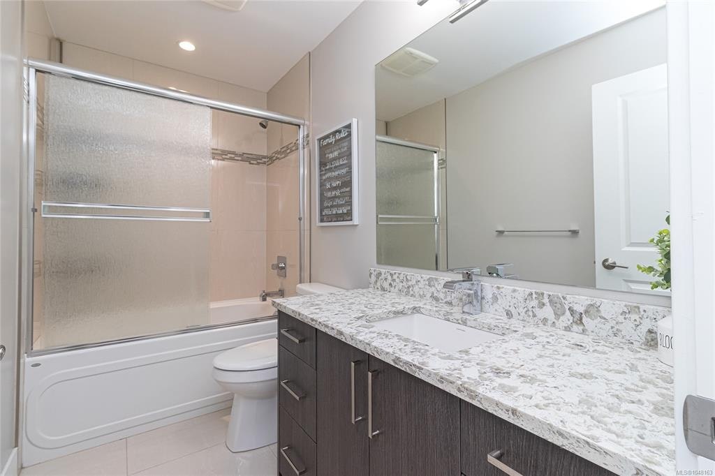920 Snowdrop Avenue, Saanich, BC, V8Z 2N4 - 22