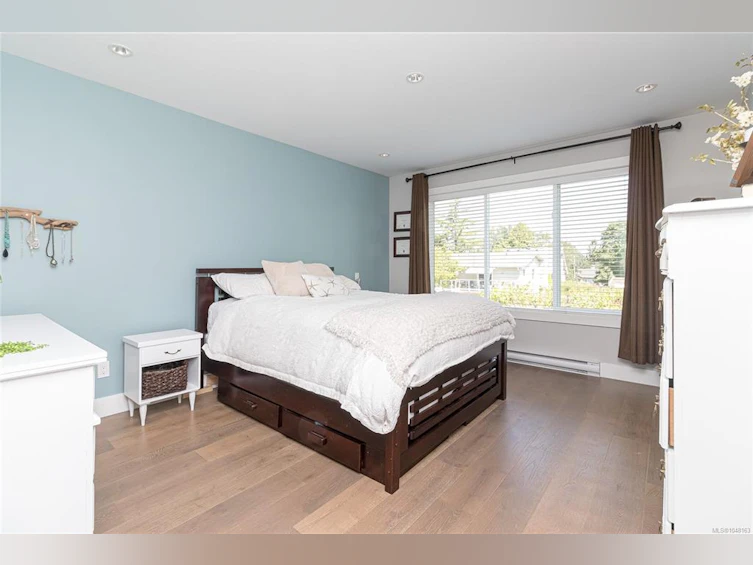 920 Snowdrop Avenue, Saanich, BC, V8Z 2N4 - 15