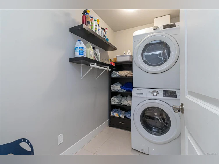 920 Snowdrop Avenue, Saanich, BC, V8Z 2N4 - 26
