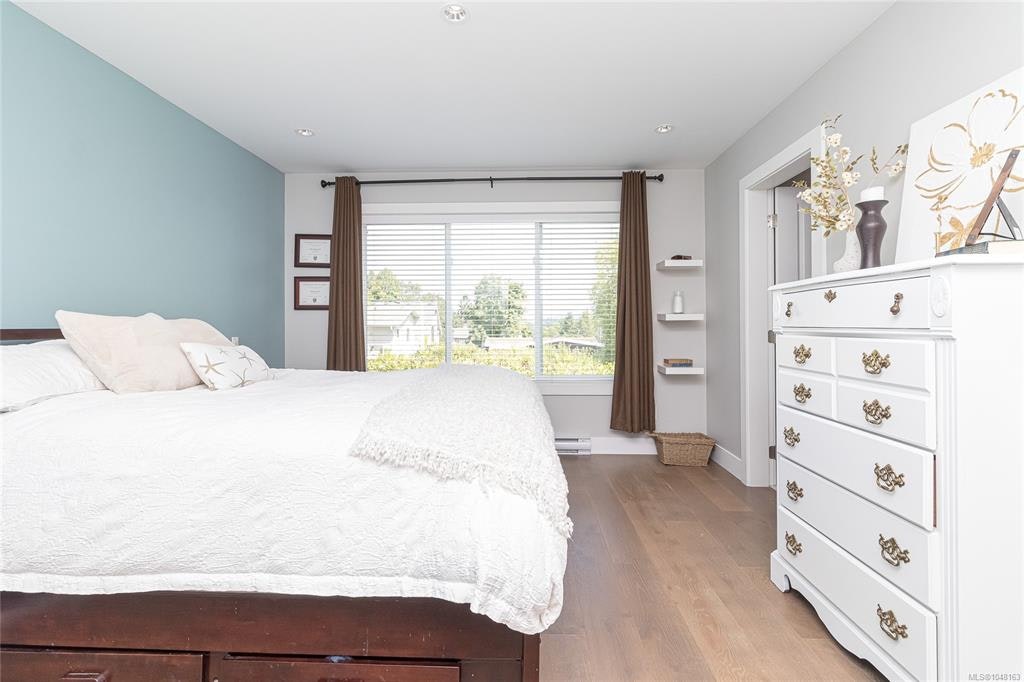 920 Snowdrop Avenue, Saanich, BC, V8Z 2N4 - 16