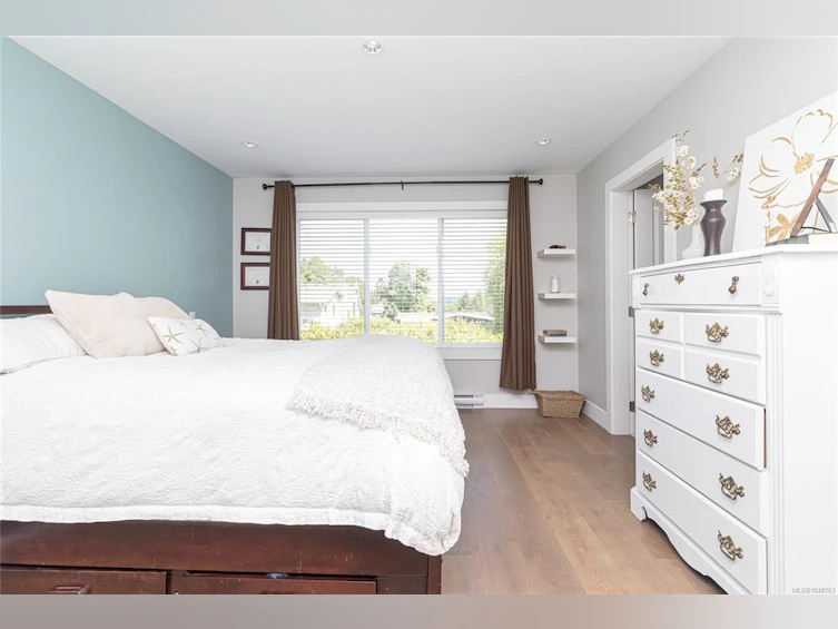 920 Snowdrop Avenue, Saanich, BC, V8Z 2N4 - 16