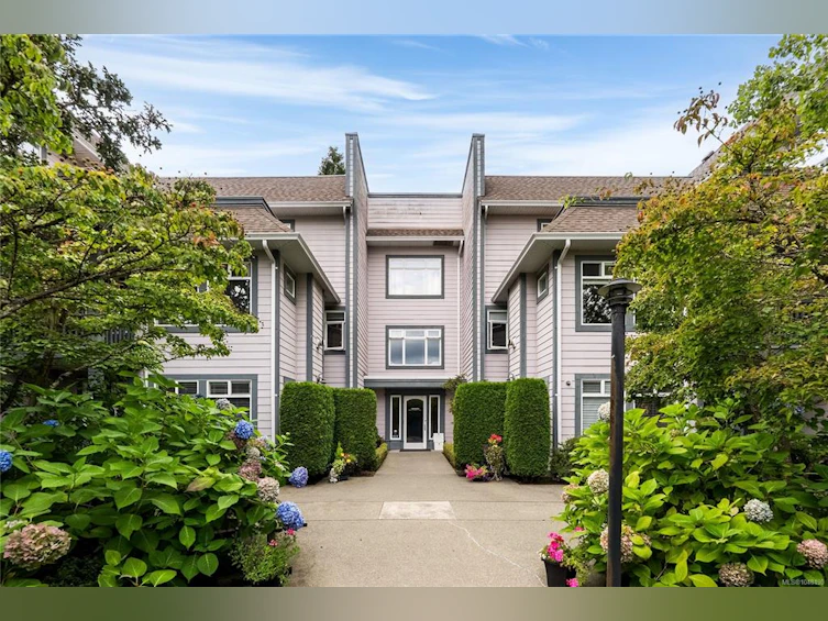 102-1196 Sluggett Road, Central Saanich, BC, V8M 2J3