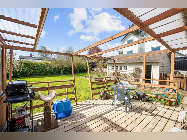 625 Broadway Street, Saanich, BC, V8Z 2G5 - 32