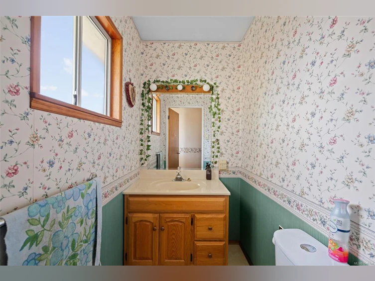 625 Broadway Street, Saanich, BC, V8Z 2G5 - 27