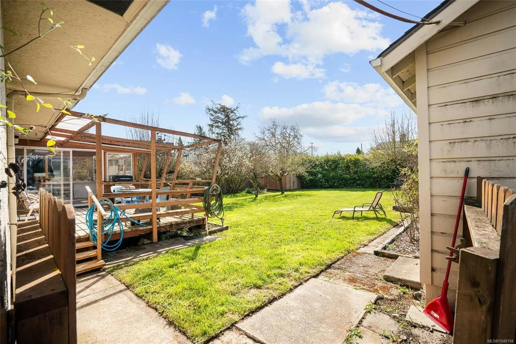 625 Broadway Street, Saanich, BC, V8Z 2G5 - 44