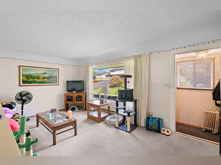 625 Broadway Street, Saanich, BC, V8Z 2G5 - 4