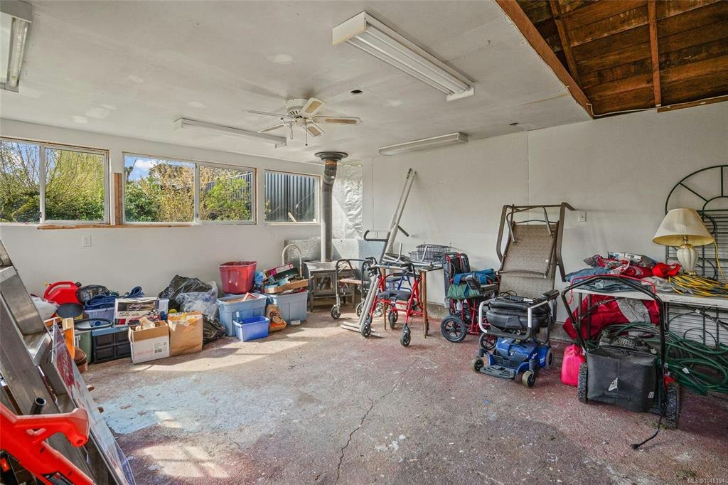 625 Broadway Street, Saanich, BC, V8Z 2G5 - 42