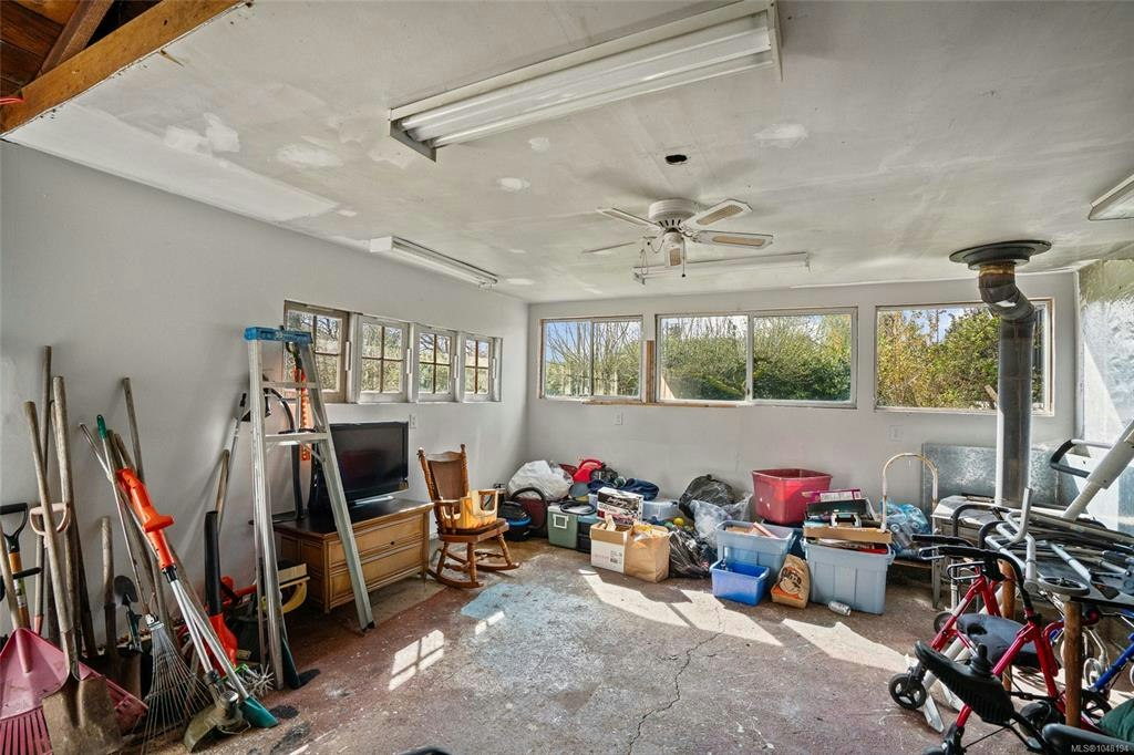 625 Broadway Street, Saanich, BC, V8Z 2G5 - 43